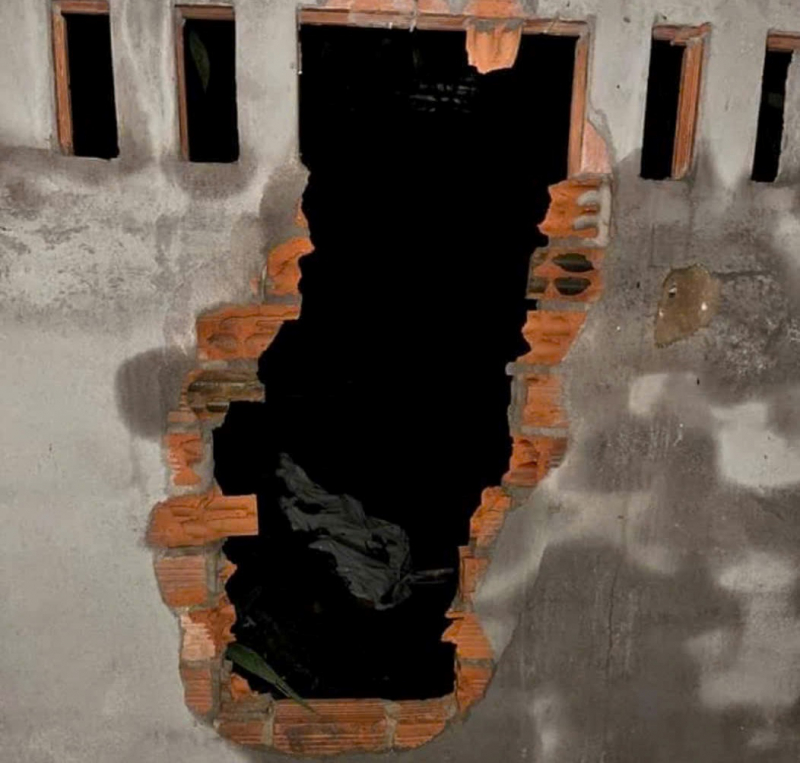  Đã bắt được tên trộm manh động đập tường, phá két cuỗm hàng loạt tiền vàng -0