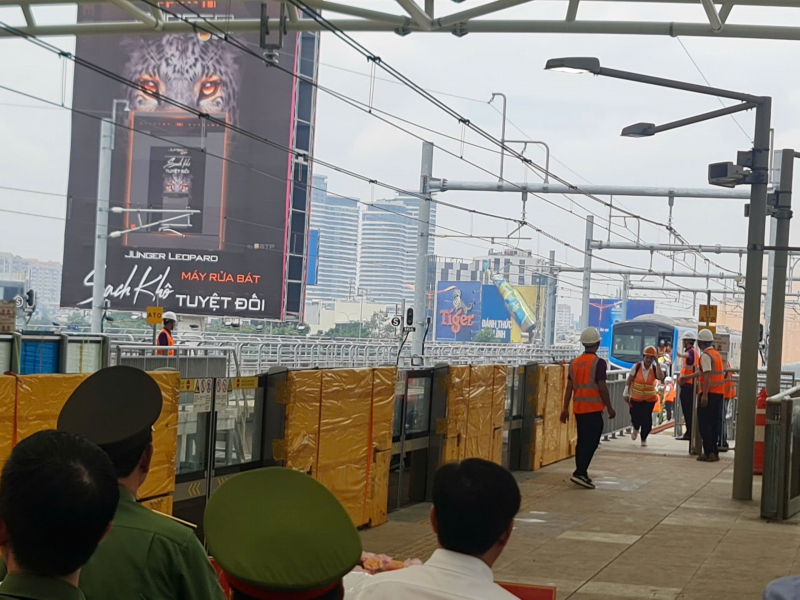 Diễn tập PCCC và CNCH tại nhà ga trên cao của tuyến Metro số 1 -0