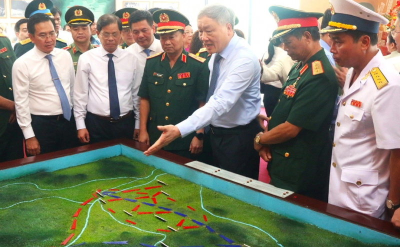 Phong tặng danh hiệu Anh hùng Lực lượng vũ trang Nhân dân cho Tiểu đoàn 59 -0