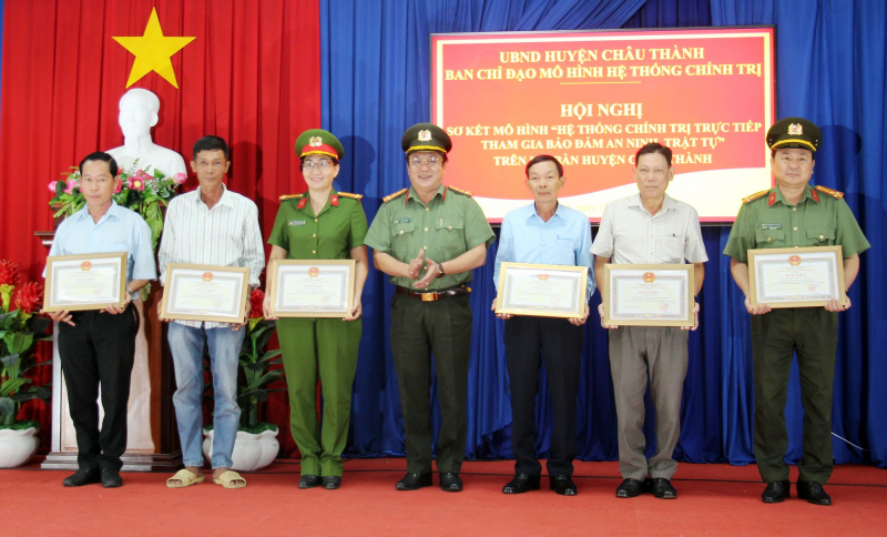 Hiệu quả mô hình “Hệ thống chính trị trực tiếp tham gia bảo đảm ANTT” ở tỉnh An Giang -0