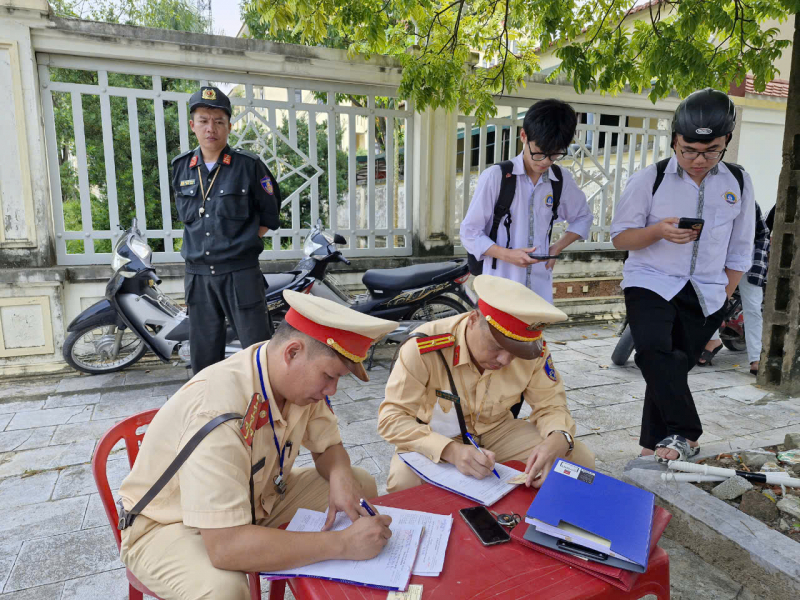 Hàng nghìn học sinh ở Thanh Hoá vi phạm Luật Giao thông đường bộ -0
