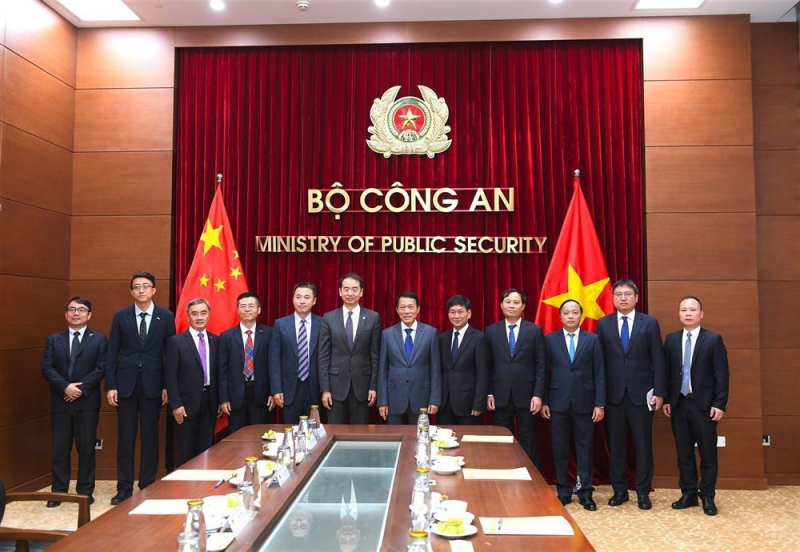 Minister Luong Tam Quang hosts newly-accredited Chinese ambassador -0