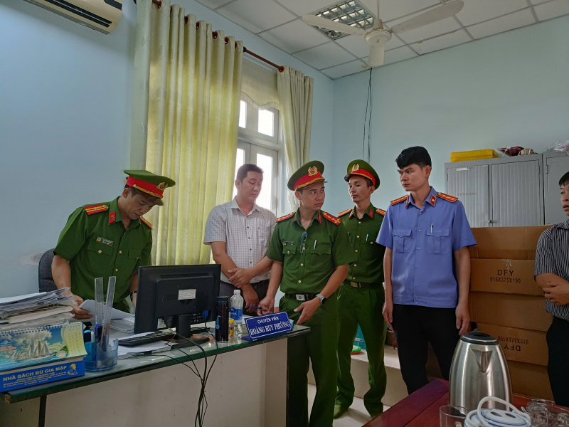 Bình Phước: Khởi tố, bắt tạm giam Phó Chủ tịch và 3 cán bộ huyện Bù Gia Mập -0