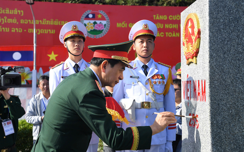 Giao lưu hữu nghị quốc phòng biên giới Việt Nam - Lào lần thứ hai thành công tốt đẹp -0