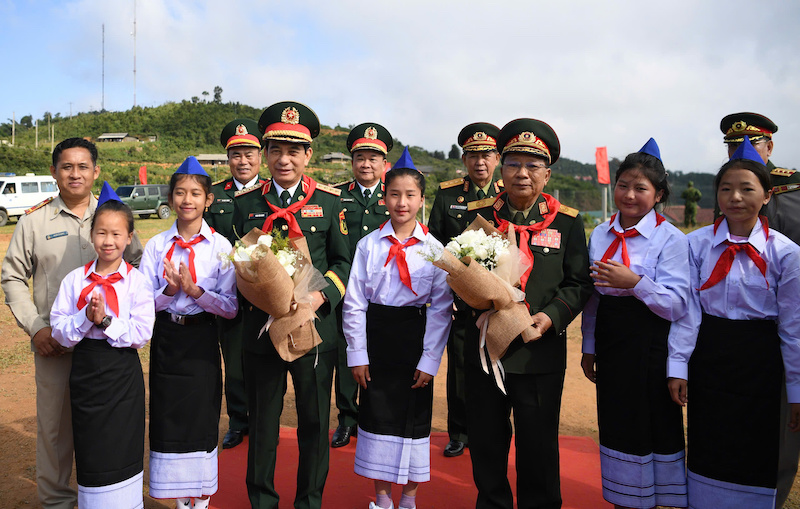 Giao lưu hữu nghị quốc phòng biên giới Việt Nam - Lào lần thứ hai thành công tốt đẹp -0