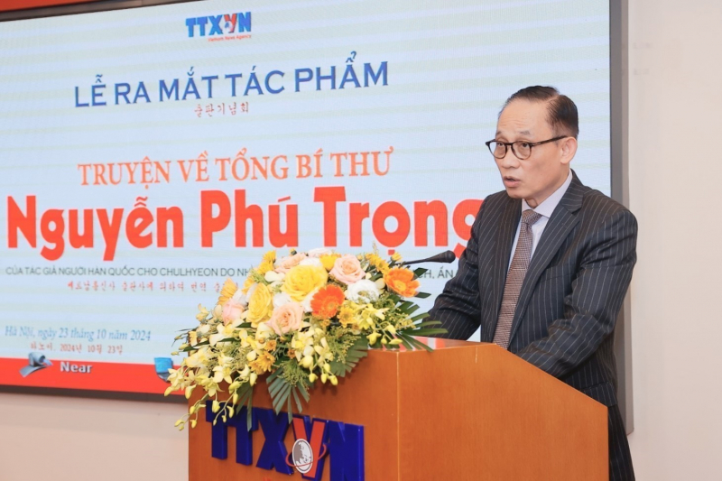 TTXVN ra mắt cuốn sách về Tổng Bí thư Nguyễn Phú Trọng của tác giả Hàn Quốc -0