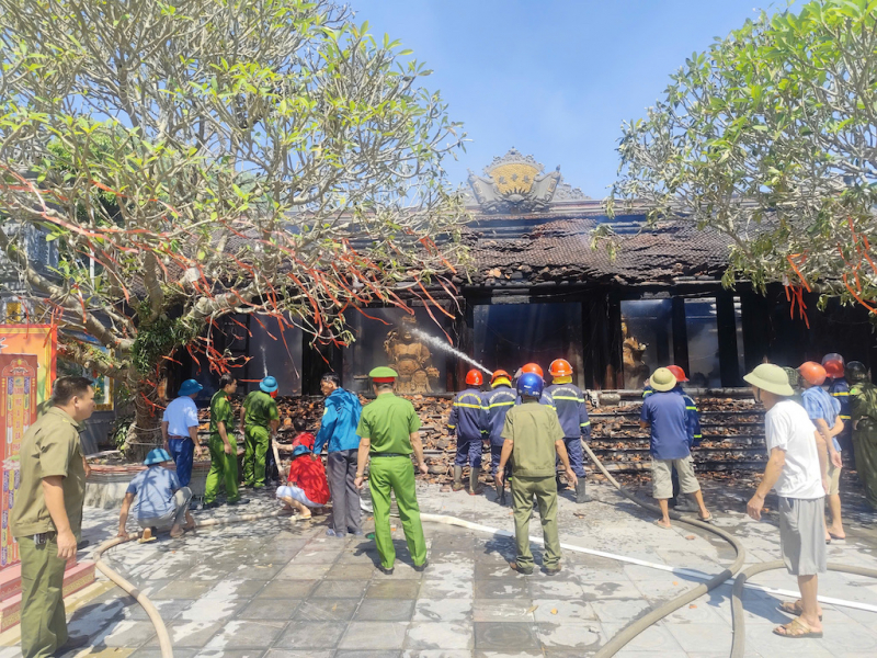 Tích cực điều tra, làm rõ nguyên nhân vụ cháy chùa Phổ Quang  -3