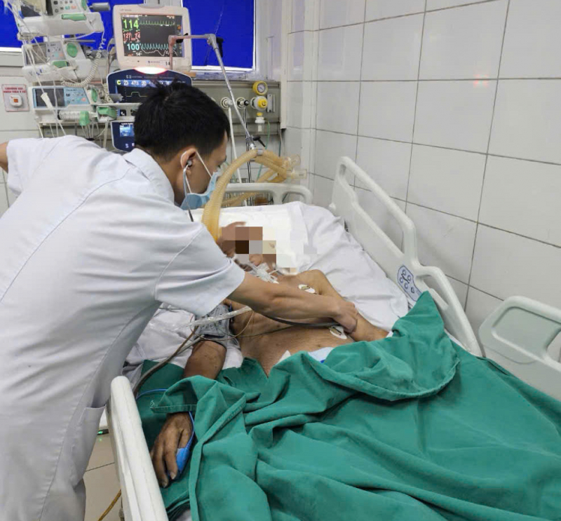 Cụ ông nguy kịch vì nhiễm giun lươn lan toả -0