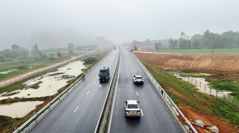 Sẽ hoàn thành hơn 73km đường gom dân sinh trên các tuyến cao tốc Bắc-Nam -0