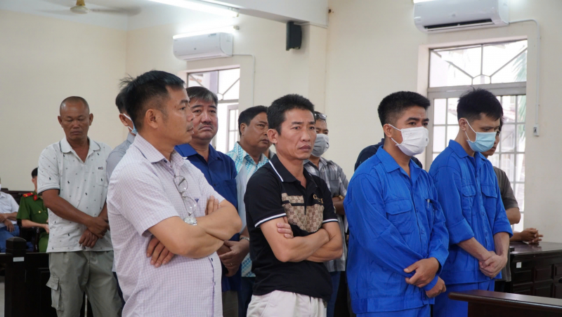 Nhận hối lộ, giám đốc và đăng kiểm viên Trung tâm Đăng kiểm 72-03D lãnh 6 năm tù -0