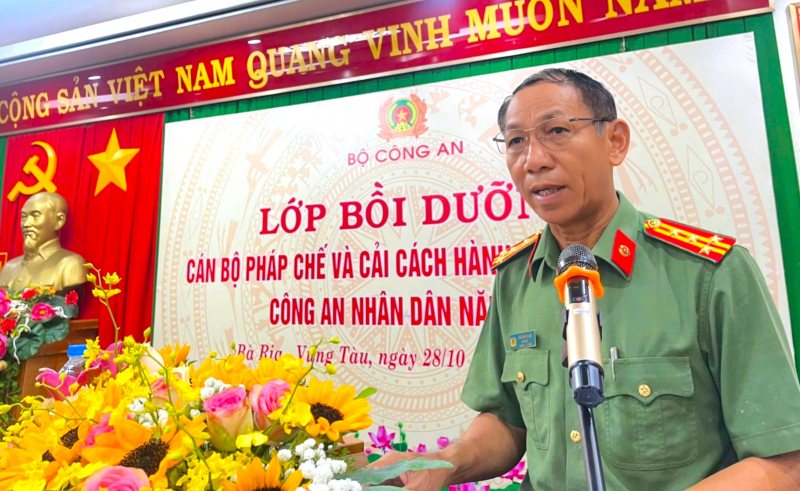 Khai giảng Lớp bồi dưỡng cán bộ pháp chế và cải cách hành chính, tư pháp CAND năm 2024 -0