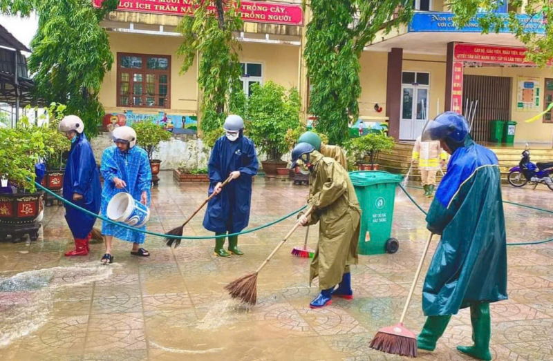 Chung tay dọn dẹp trường lớp, giúp học sinh sớm trở lại trường -0