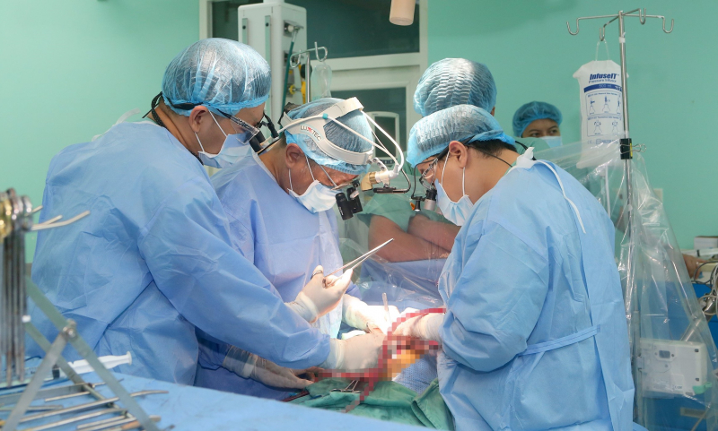 Ca ghép tim “thần tốc” giúp cứu người đàn ông suy tim giai đoạn cuối -0