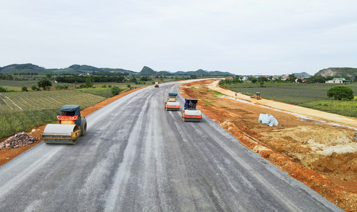 Gỡ khó nguồn cung cát đắp nền: Sớm hoàn thành 600km đường cao tốc đúng hạn -0