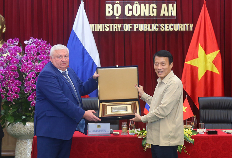 Góp phần tăng cường mối quan hệ hợp tác hữu nghị, gắn bó với Bộ Nội vụ Liên bang Nga -1