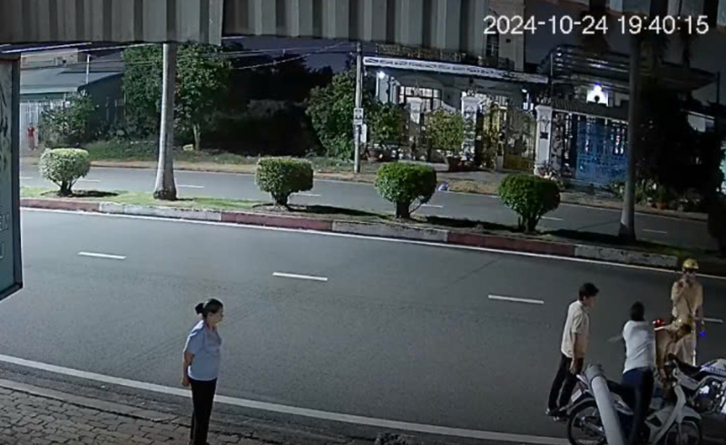 Khởi tố người hành hung Cảnh sát giao thông  -0