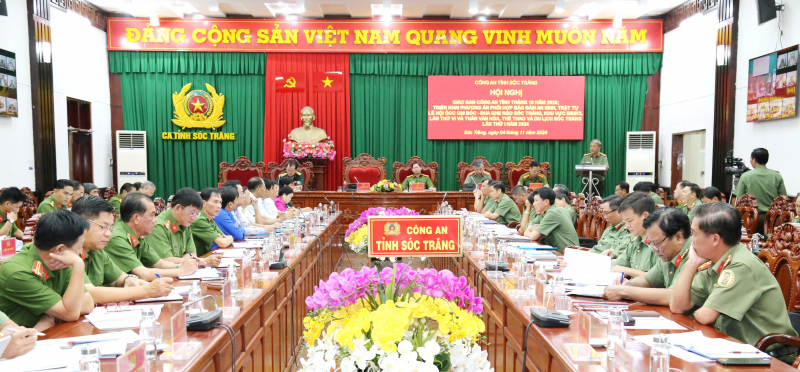 Công an tỉnh Sóc Trăng bảm đảm an toàn lễ hội Oóc Om Bóc - Đua nghe Ngo năm 2024 -0