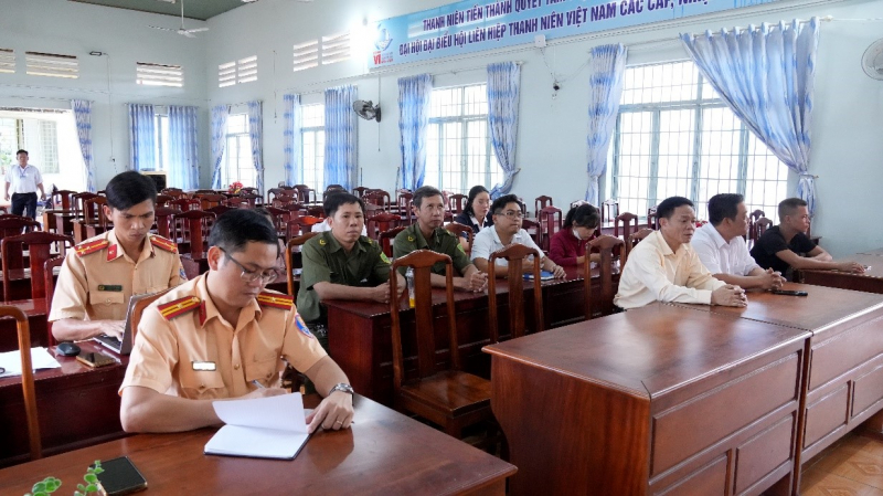 Một công dân phải xin lỗi công khai Cảnh sát giao thông -0