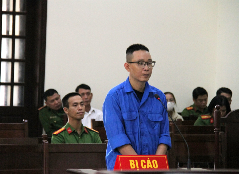 Lừa bán đất công, cán bộ địa chính nhận án 16 năm tù -0