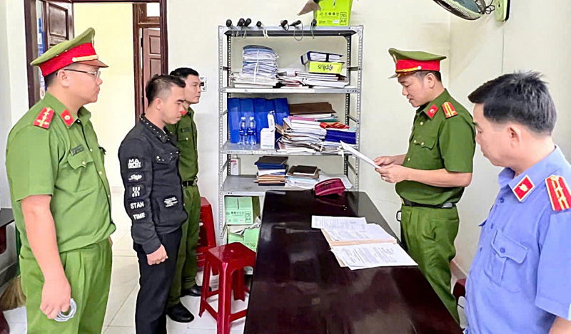 Bắt Phó Ban chỉ huy quân sự xã lạm dụng chức vụ, quyền hạn chiếm đoạt tài sản -0