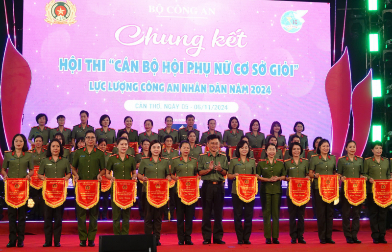 44 thí sinh CAND tranh tài chung kết Hội thi “Cán bộ Hội Phụ nữ cơ sở giỏi” -0