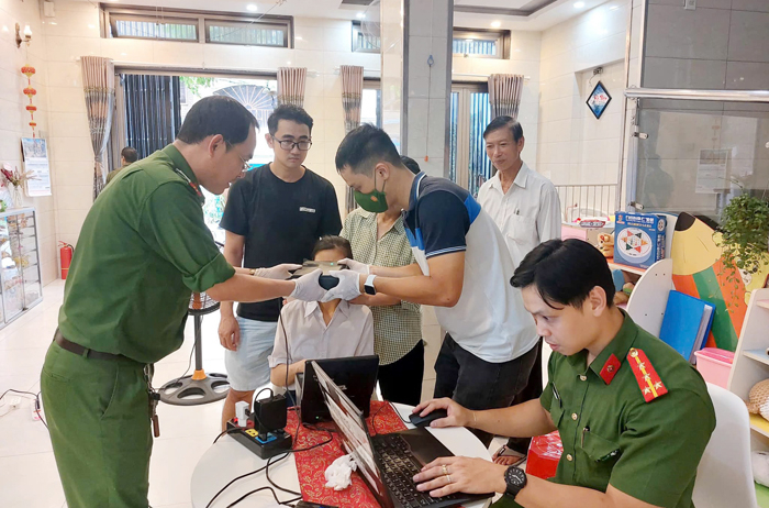 Hành trình đi tìm định danh số cho người yếu thế -0