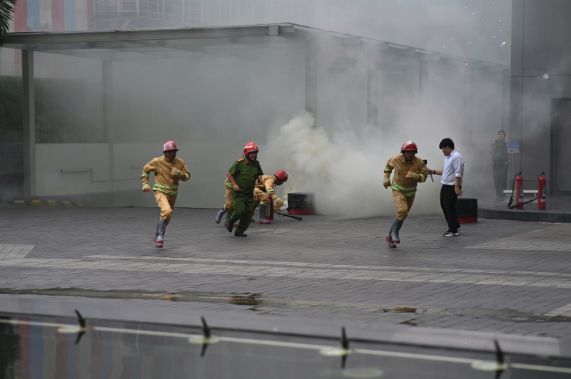 Tìm phương án tối ưu để chữa cháy, CNCH tại những tòa nhà cao tầng -0