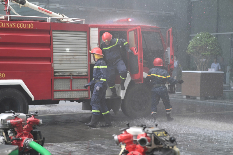 Tìm phương án tối ưu để chữa cháy, CNCH tại những tòa nhà cao tầng -0