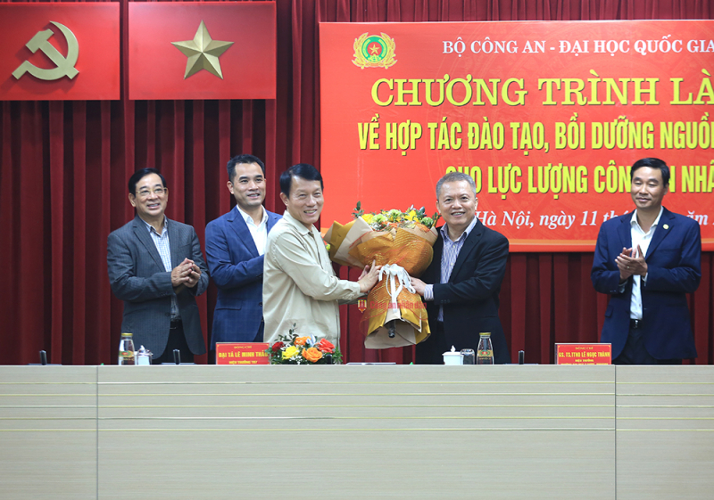 Tăng cường hợp tác về đào tạo nguồn nhân lực y tế cho lực lượng CAND -1