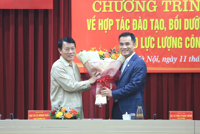Tăng cường hợp tác về đào tạo nguồn nhân lực y tế cho lực lượng CAND -5