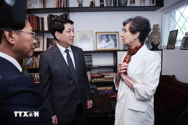 Chủ tịch nước thăm gia đình 