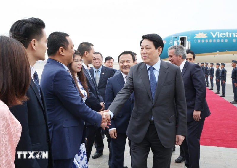 Chủ tịch nước bắt đầu chuyến thăm chính thức Peru và dự Tuần lễ Cấp cao APEC -0