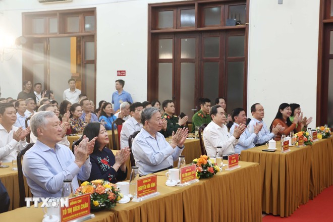 Sức mạnh đại đoàn kết dân tộc là nguồn lực mạnh mẽ nhất để vượt qua mọi khó khăn -0