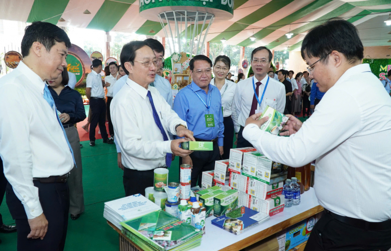 z6037368120467_c708f07e3f6647f164f238114552c9db.jpg -0