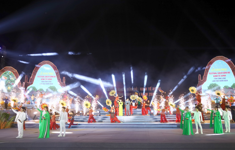 Phó Thủ tướng Chính phủ Hồ Đức Phớc dự Festival Gạch Gốm đỏ - Kinh tế Xanh tỉnh Vĩnh Long -0