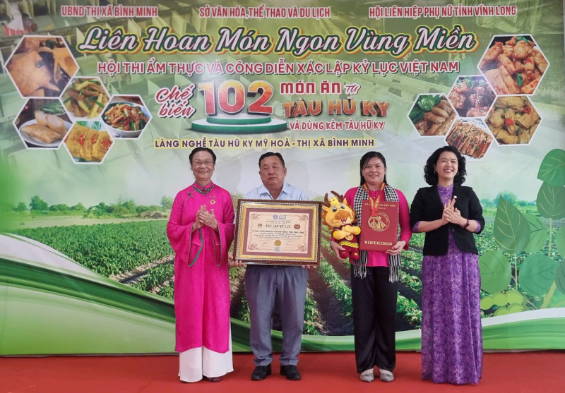 z6041273689050_f98ca5a052d6d81acb8eef4e7aad25a0.jpg -0