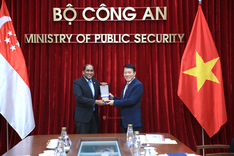 Đưa hợp tác an ninh trở thành trụ cột trong quan hệ Việt Nam - Singapore -0