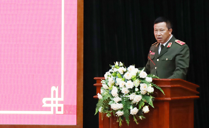 Chỉ sau 1 ngày phẫu thuật, ông T. đã có thể tập đi lại.  -1