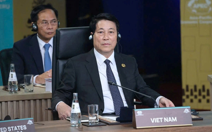 Dưới chân cột mốc 35 năm -0