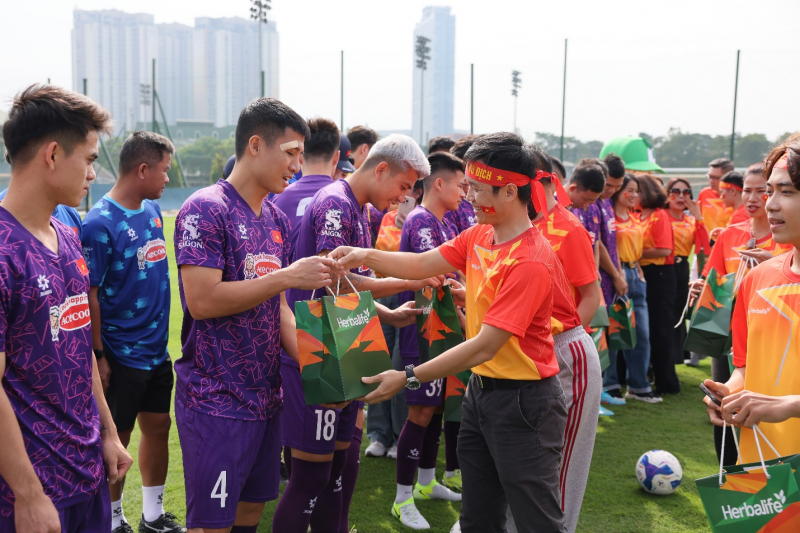 Herbalife đồng hành cùng đội tuyển Việt Nam sẵn sàng cho giải đấu lớn -0