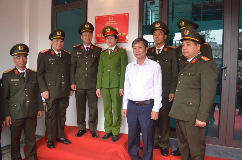 Cụm thi đua số 4 bàn giao