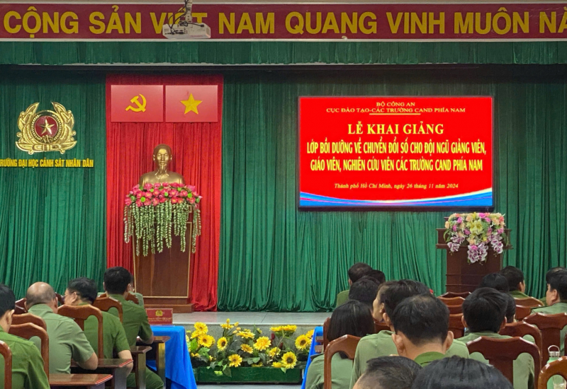 Bồi dưỡng kiến thức về chuyển đổi số cho giảng viên, nghiên cứu viên các Trường CAND phía Nam -0