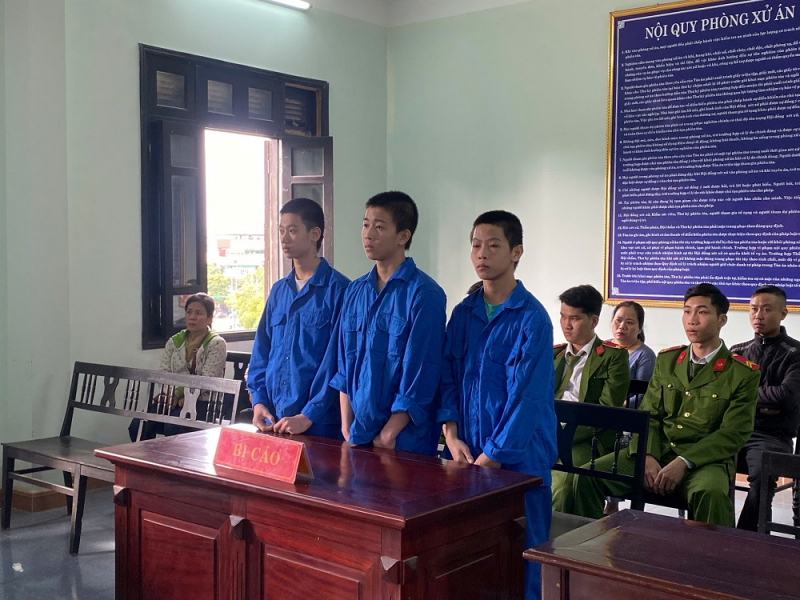 “Bộ ba” dưới 16 tuổi 2 lần đi cướp -0