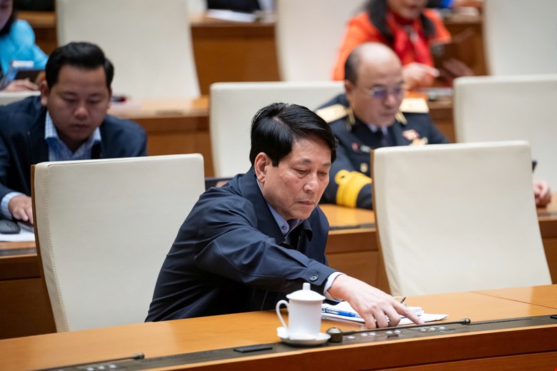 Hạn tuổi cao nhất của sĩ quan Quân đội cấp Tướng là 60 -0