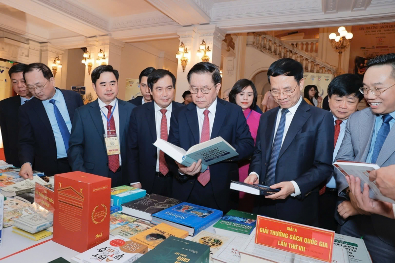 Nâng tầm Giải thưởng Sách quốc gia, đưa việc đọc sách trở thành nét đẹp văn hoá -0