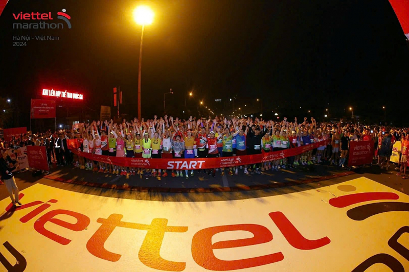 Kỷ lục mới được thiết lập tại Viettel Marathon Hà Nội 2024 -0