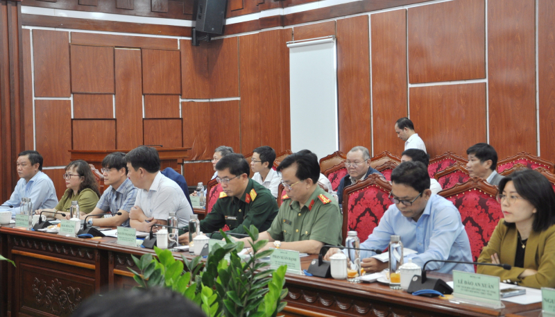 Thứ trưởng Trần Quốc Tỏ kiểm tra công tác thi đua, khen thưởng tại Phú Yên -0