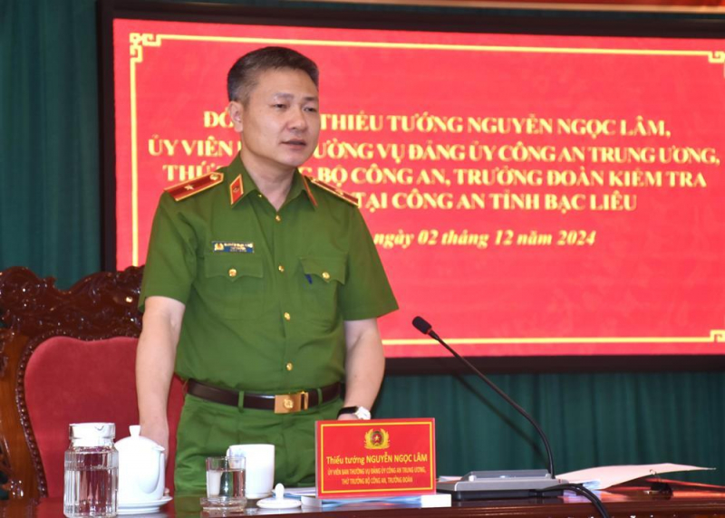 Deputy Minister Nguyen Ngoc Lam works with Bac Lieu Provincial Police -0