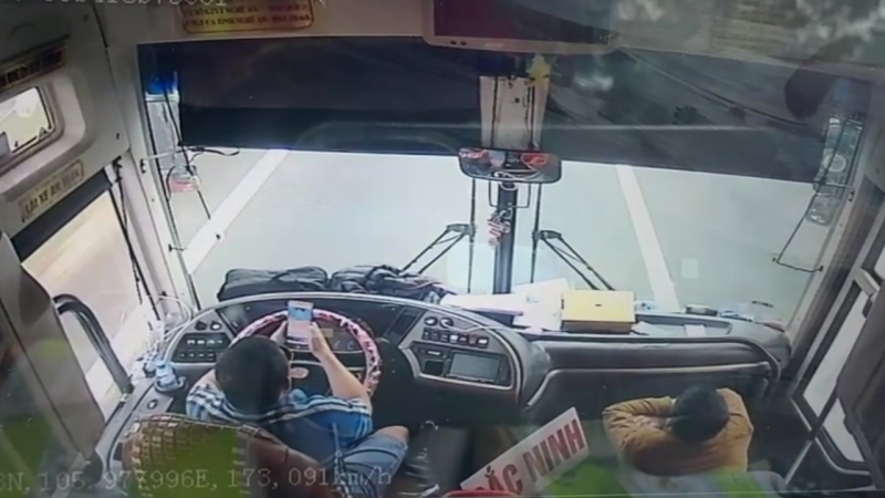 Thói quen xấu dẫn tới tai nạn giao thông -0