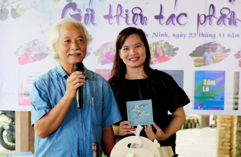 Tiếng thơ ngọt ngào từ thượng nguồn Vàm Cỏ Đông -0